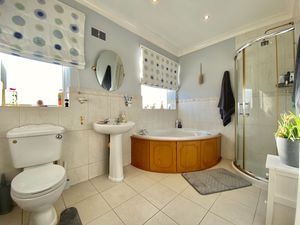 Family Bathroom- click for photo gallery